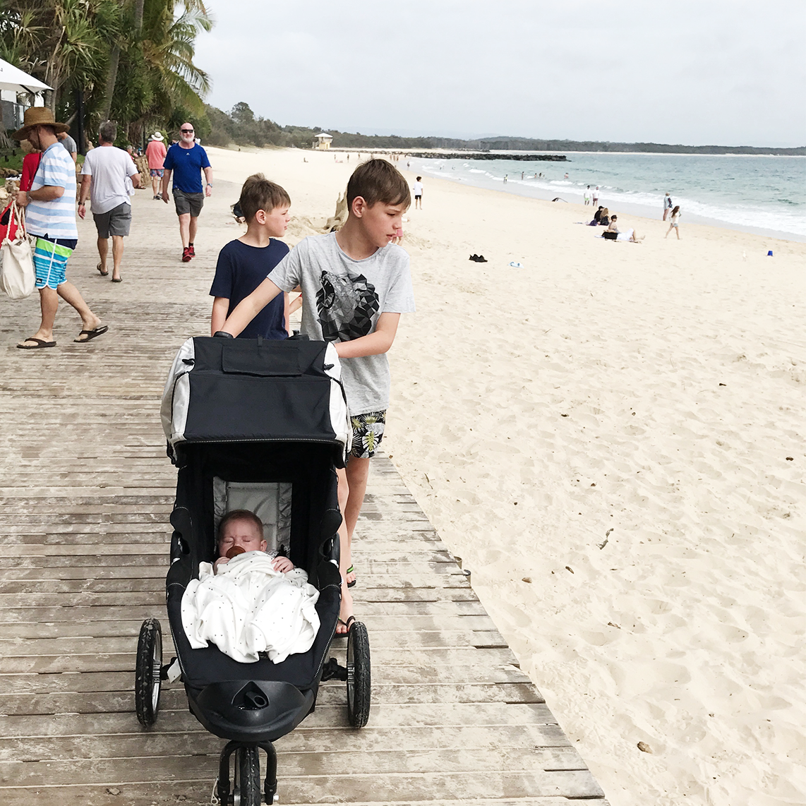 TRAVELLING WITH KIDS - NOOSA STYLE